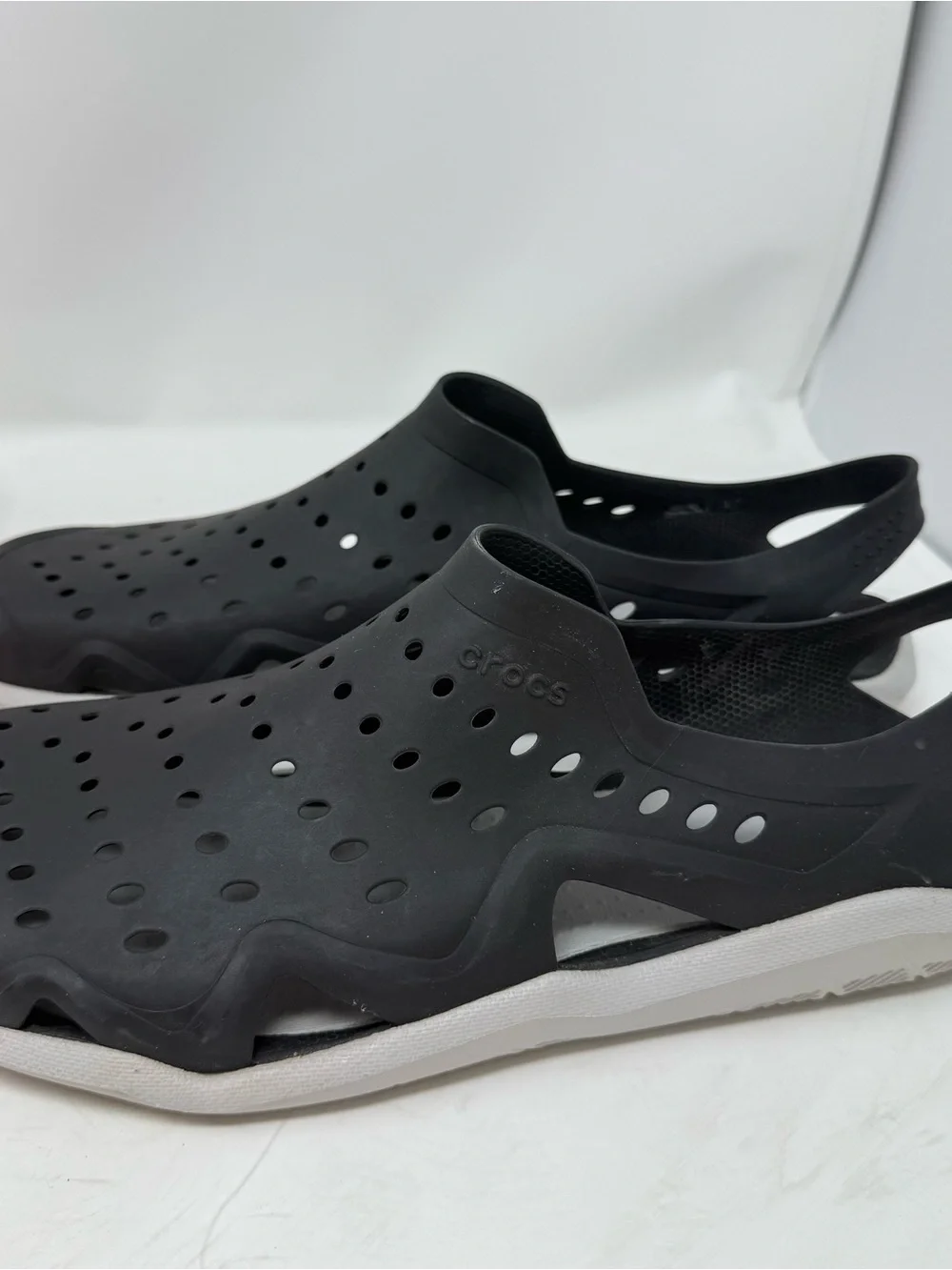 CROCS Swiftwater Wave Men’s Size 13 Sandals Black slip on comfort shoes